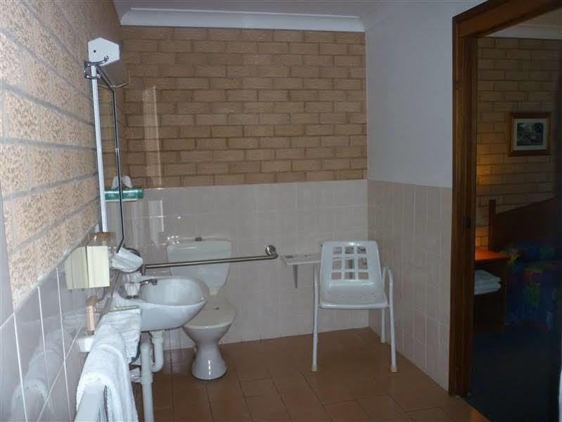 Golden Chain Aalana Motor Inn Cowra Dış mekan fotoğraf
